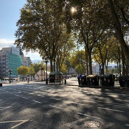 Apartamento minimalista en el corazón de Bilbao Exterior foto