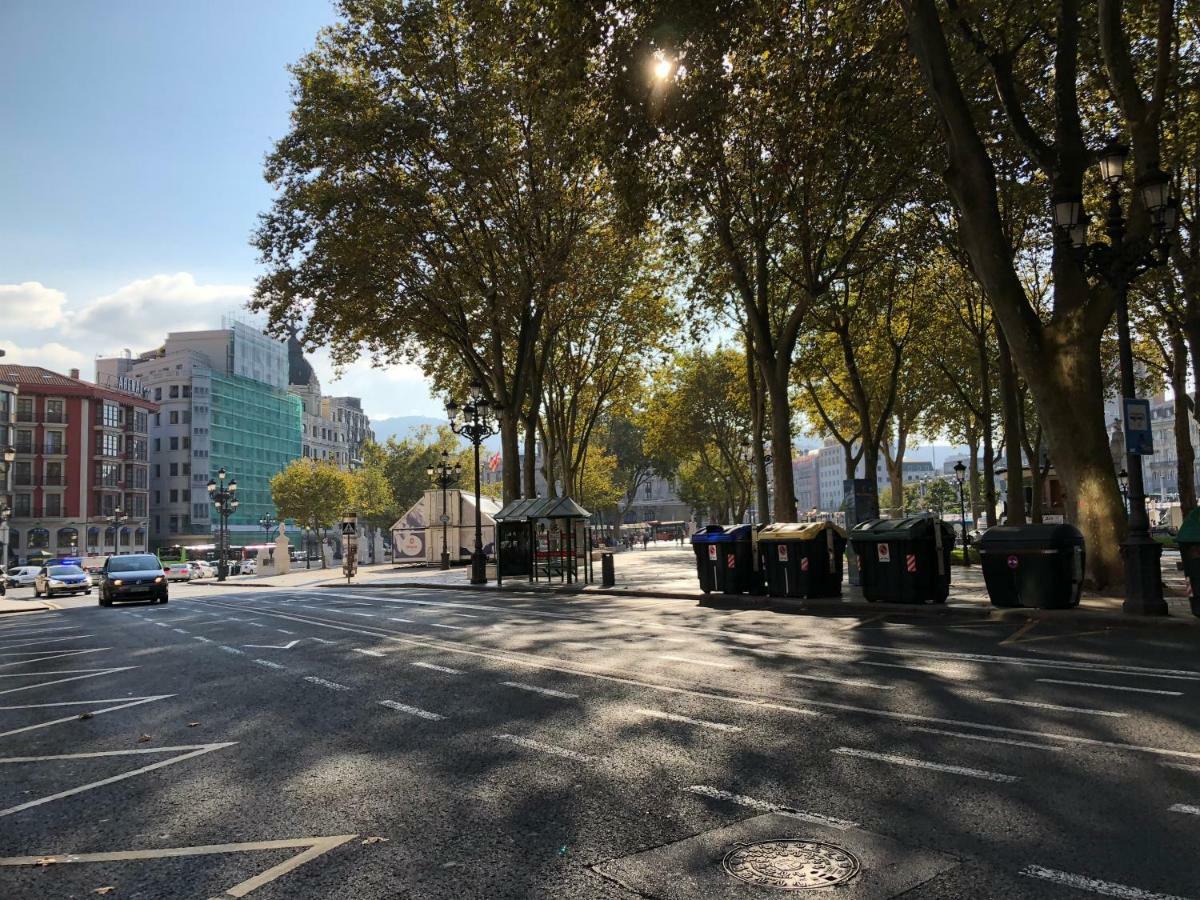 Apartamento minimalista en el corazón de Bilbao Exterior foto