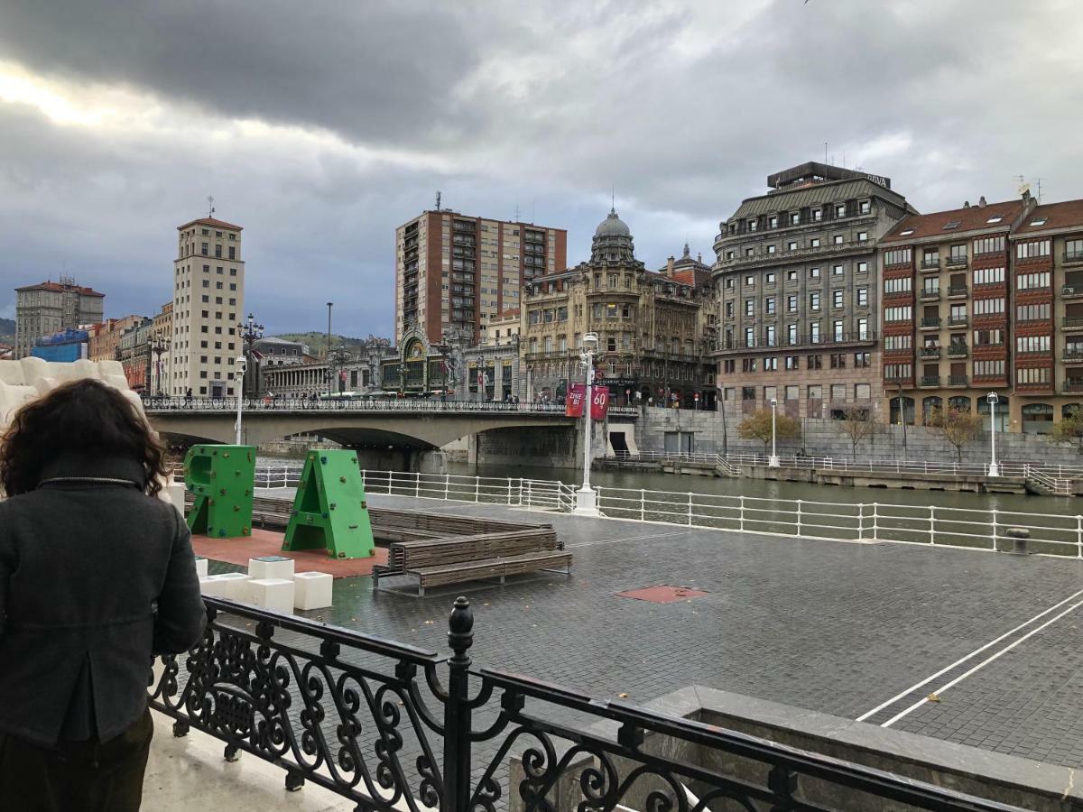 Apartamento minimalista en el corazón de Bilbao Exterior foto