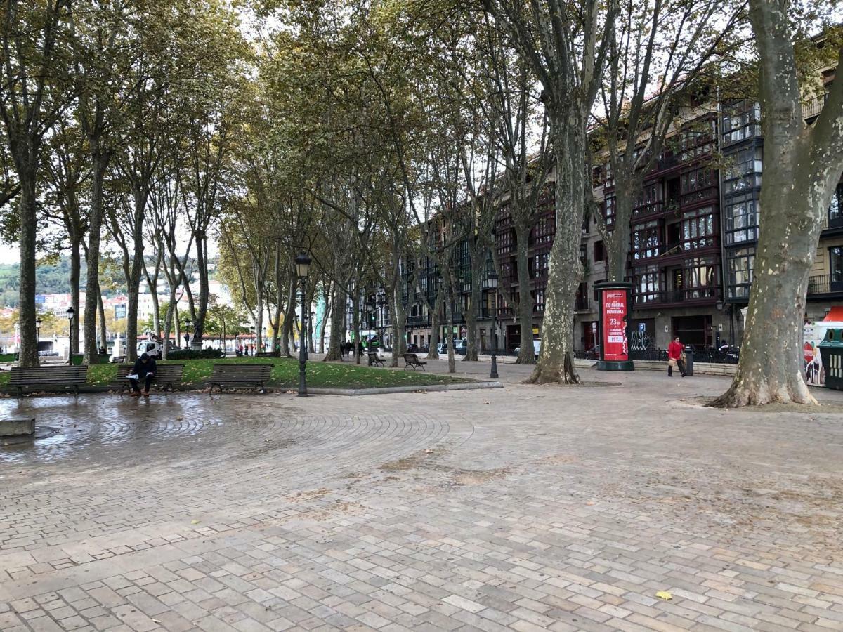 Apartamento minimalista en el corazón de Bilbao Exterior foto