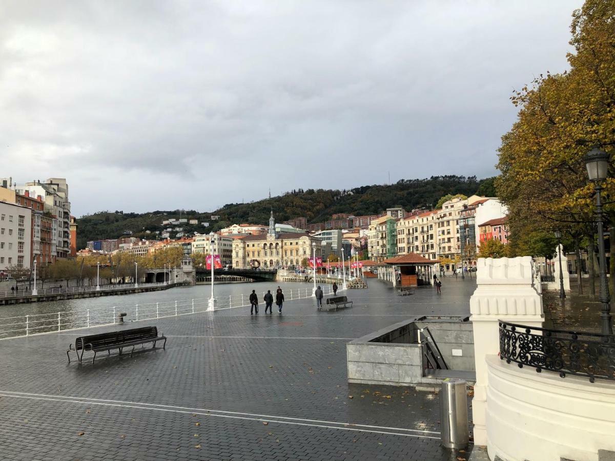 Apartamento minimalista en el corazón de Bilbao Exterior foto