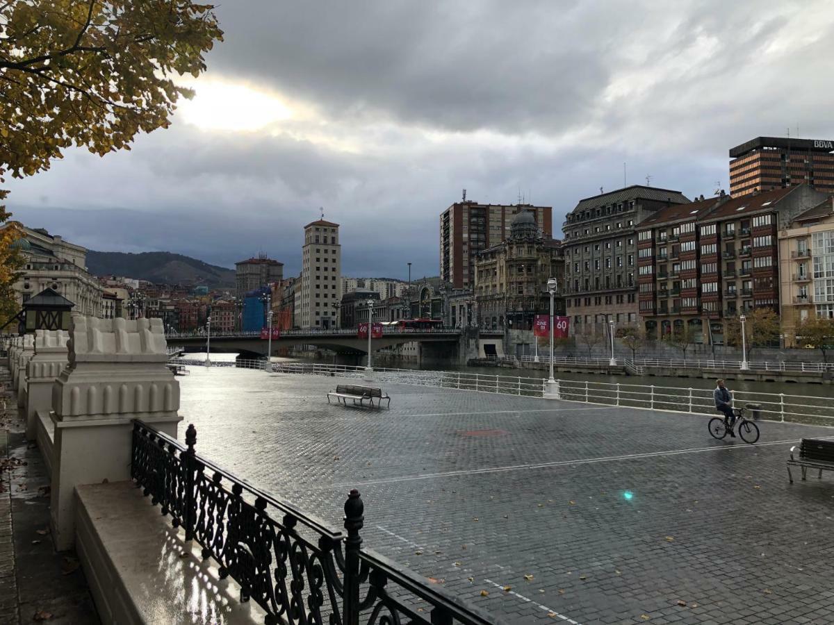 Apartamento minimalista en el corazón de Bilbao Exterior foto