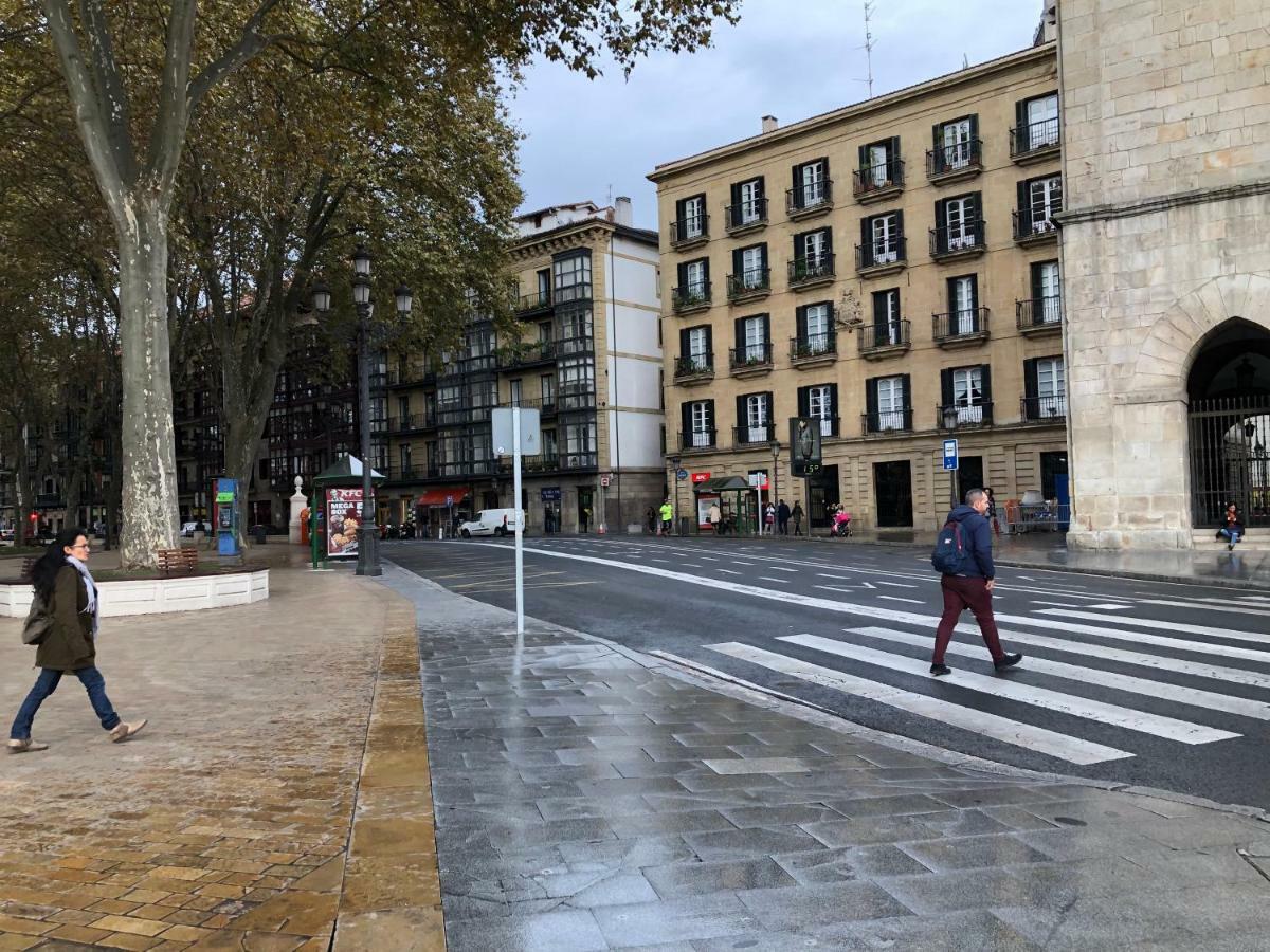 Apartamento minimalista en el corazón de Bilbao Exterior foto